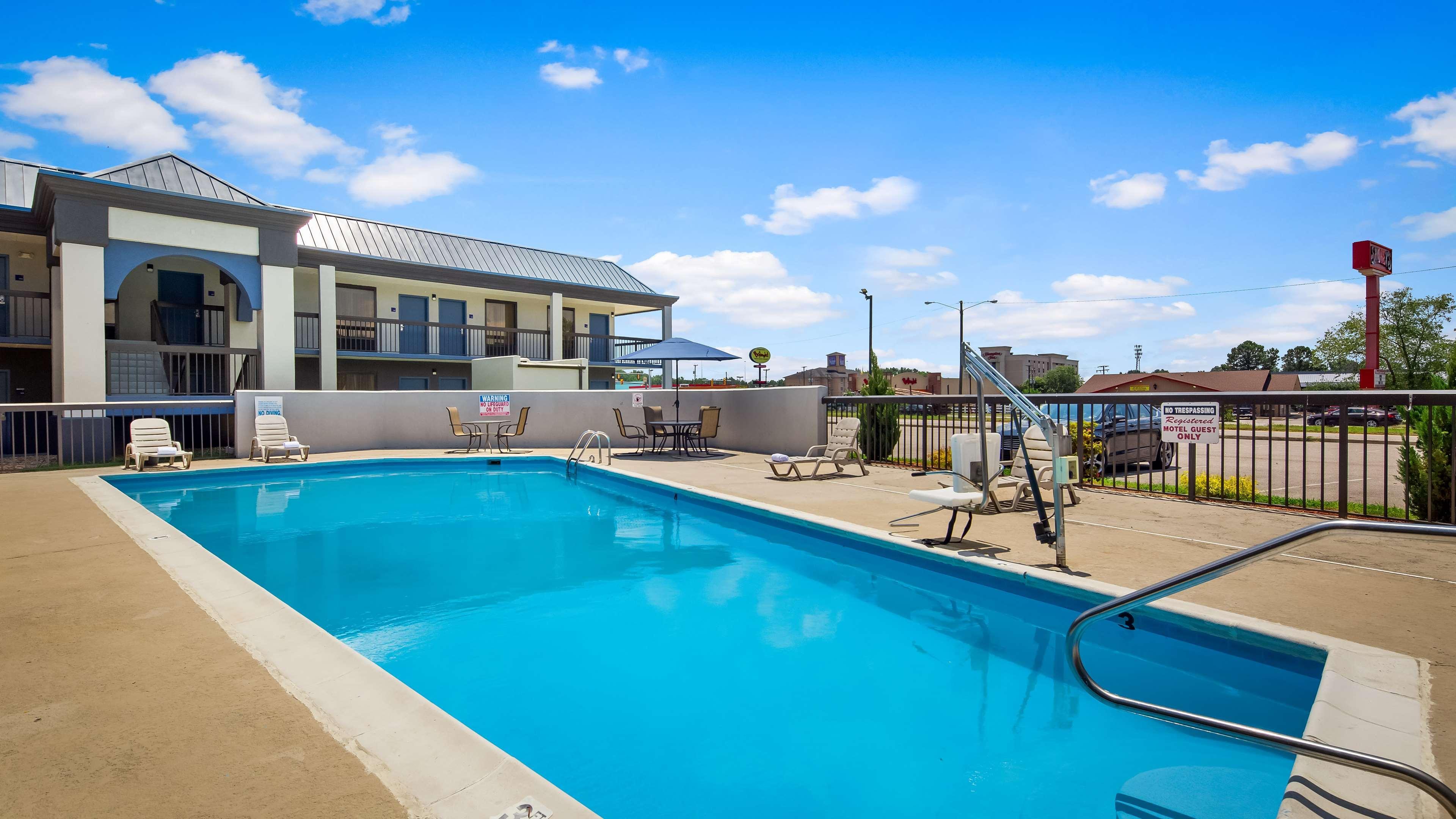Best Western Emporia Exterior photo